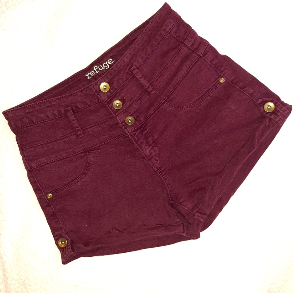 Refuge high-waisted maroon shorts